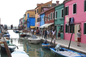 BURANO RENKLİ EVLER