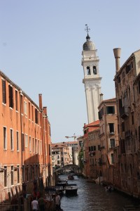 VENEDİKTE ESKİ EĞRİ ÇAN KULESİ