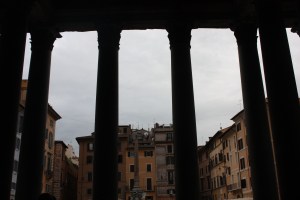 ROMA PANTEON GİRİŞİ İÇERİDEN