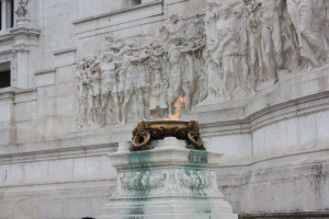 ROMA SÖNMEYEN ATEŞ