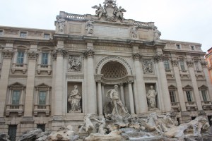 ROMA TREVİ ÇEŞMESİ