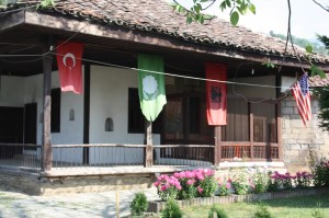 HARABATİDE BAYRAKLAR