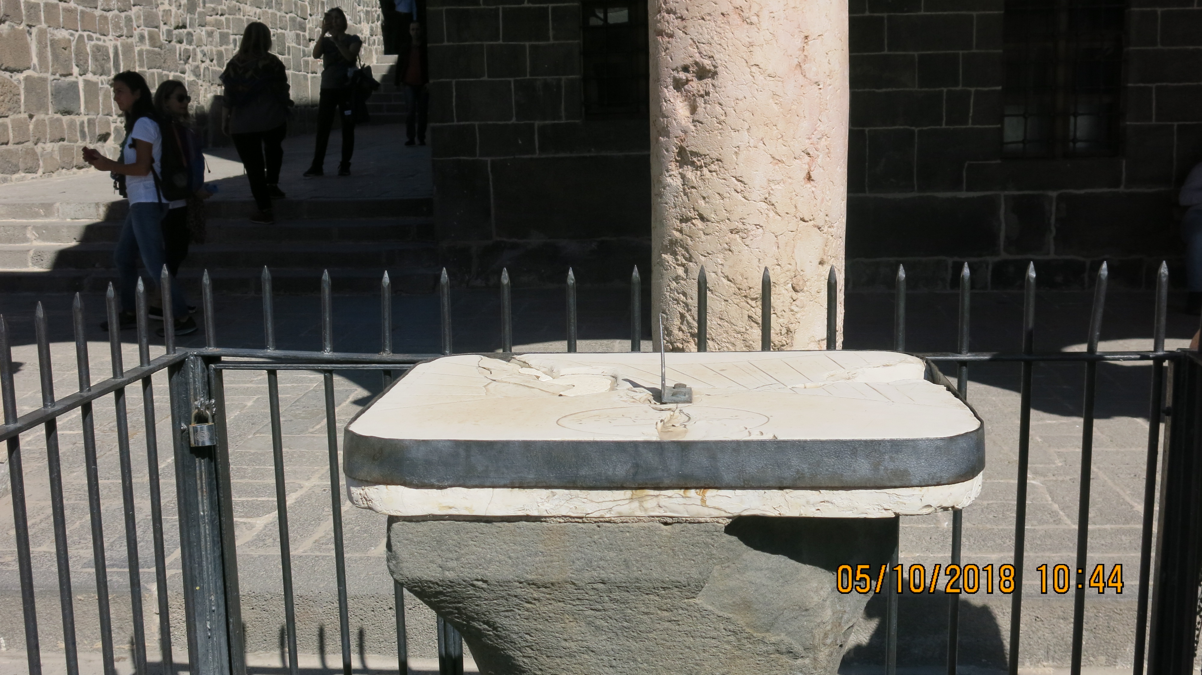 ULUCAMİ GÜNEŞ SAATİ